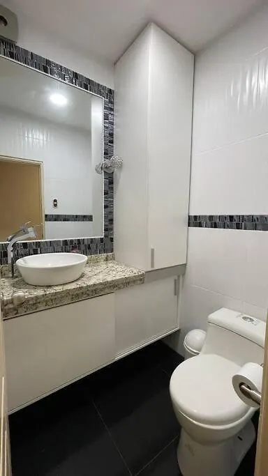 Apartamento Departamento En Kennedy Amplio Para Familia Guayaquil